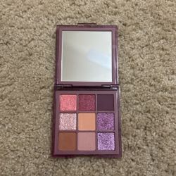 Huda Beauty Purple Haze