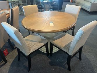 46”5-Piece Dining Set，$450