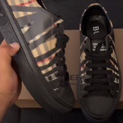 Burberrys Size 10 NO TRADES