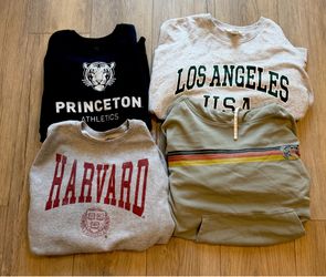 4 WOMEN’S SWEATSHIRTS