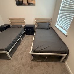Twin beds 