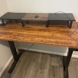 Height Adjustable Computer Table (brand New In The Box)