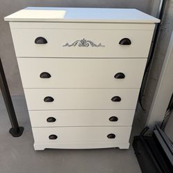 WHITE FAMILY DRESSER, 5 DRAWER