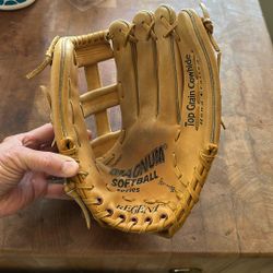 Regent Sports Magnum Softball Mitt