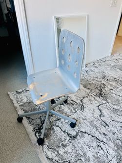 Chair for sale only $5