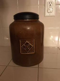 Kitchen canister