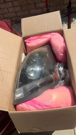 Volvo 670 headlights