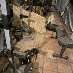 Valor Fitness Squat Rack/bench