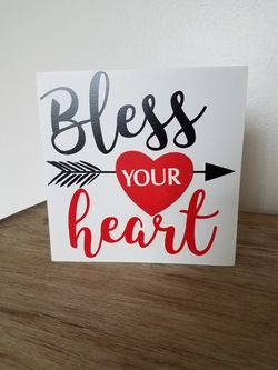 NWT ACCENT/DECORATION/GIFT WOOD SIGN💘BLESS YOUR HEART 💘