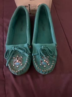 Girls moccasins