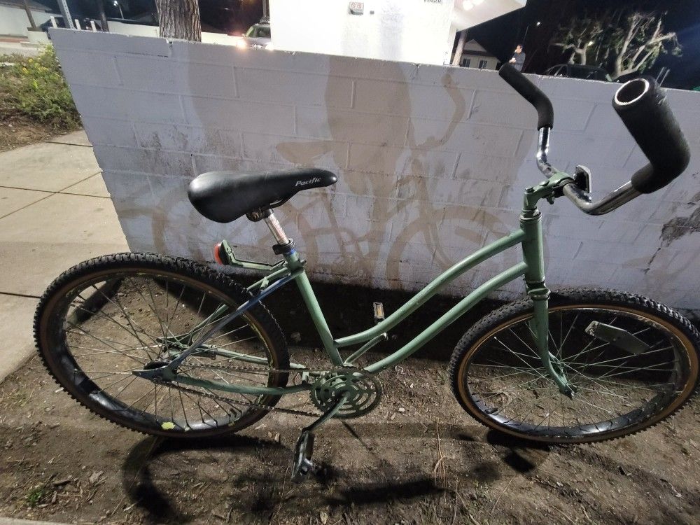 24 In Cruiser With Maixxis Tires Small Bike Bicycle Cycle