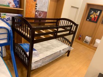bunk bed with 2 twin mattress everything NeW in the box $499