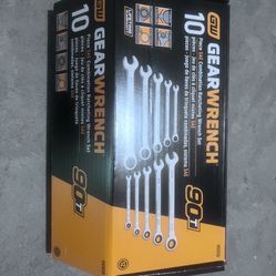 Gear wrench
