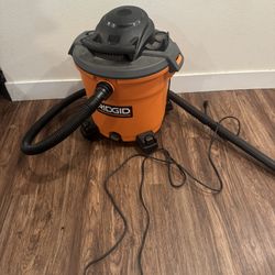 Wet/Dry  Shop Vac Rigid 16 Gal. 5.0 Peak HP