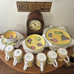 Caleca Italian Futta Handpainted Dinnerware