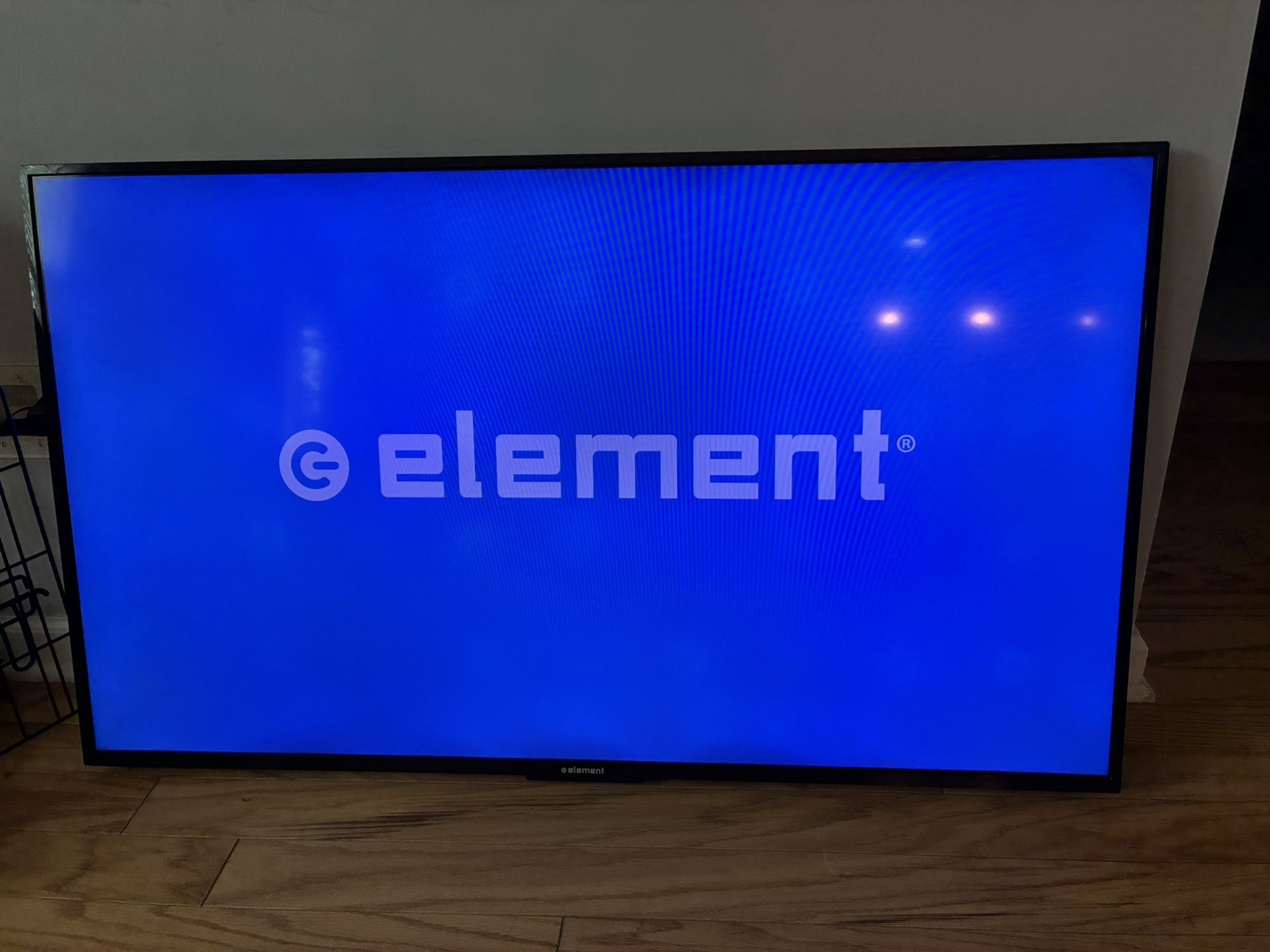 Element 50” Smart Tv