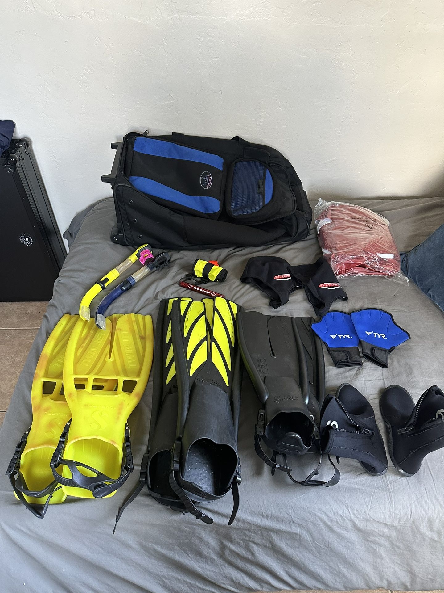 Travelok Dive Bag & Dive Gear (10 items)