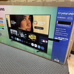 85 Tv Samsung Small Blemish Left Corner Of Screen, Not Noticeable  When On. 85 Samsung Smart 4k HDTV 