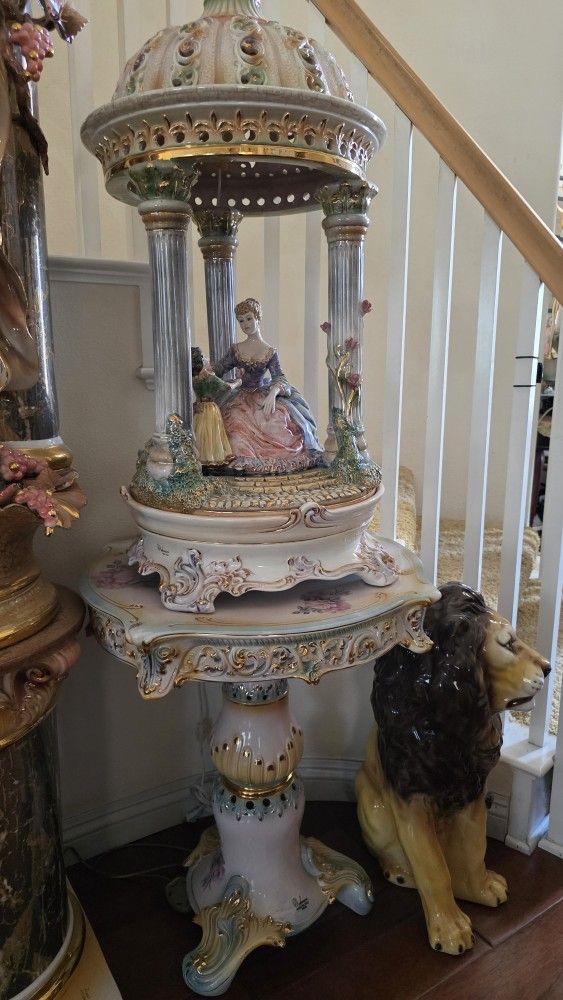 Capodimonte  "Gazebo" Temple Lamp