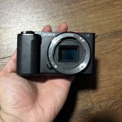 Sony ZV-E10 Mirrorless Camera Body 24.2MP APS-C 4K Video – Excellent Condition