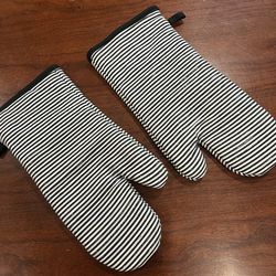 New Oven Mitts