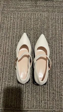 Brand New White Pump for Woman W/Size 36