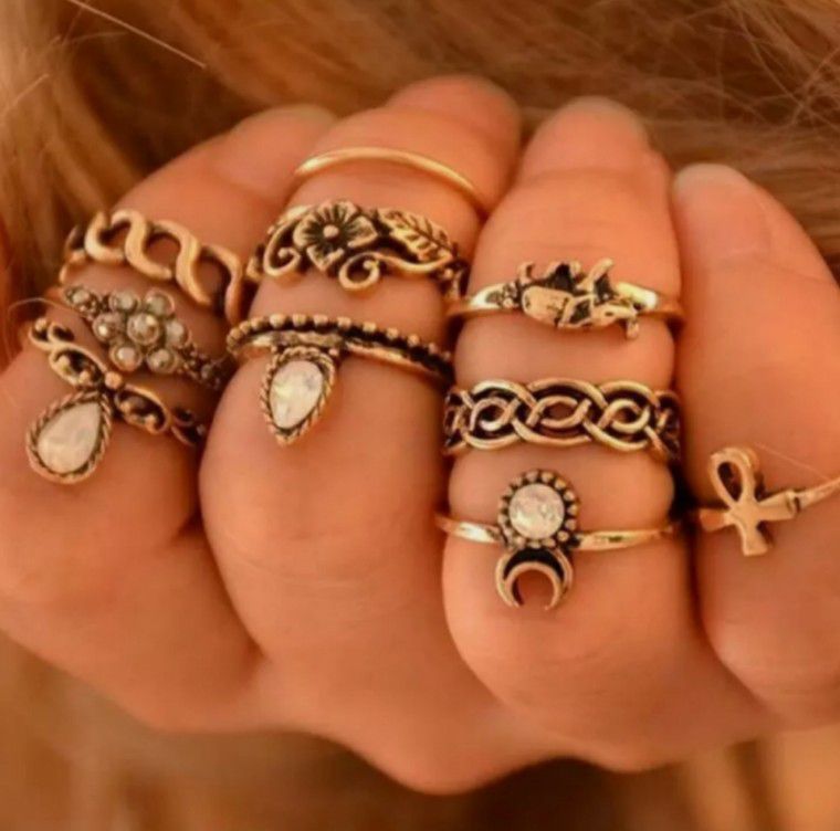 NWT 10 pc Knuckle Ring Set