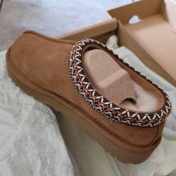 UGG Tasman Chestnut Size 6w