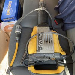 DEWALT D25901 Inline Demolition Hammer PRICE FIRM