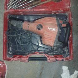 Hilti TE 700-AVR DEMOLITION HAMMER 