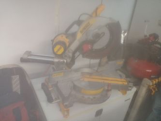 Dewalt saw