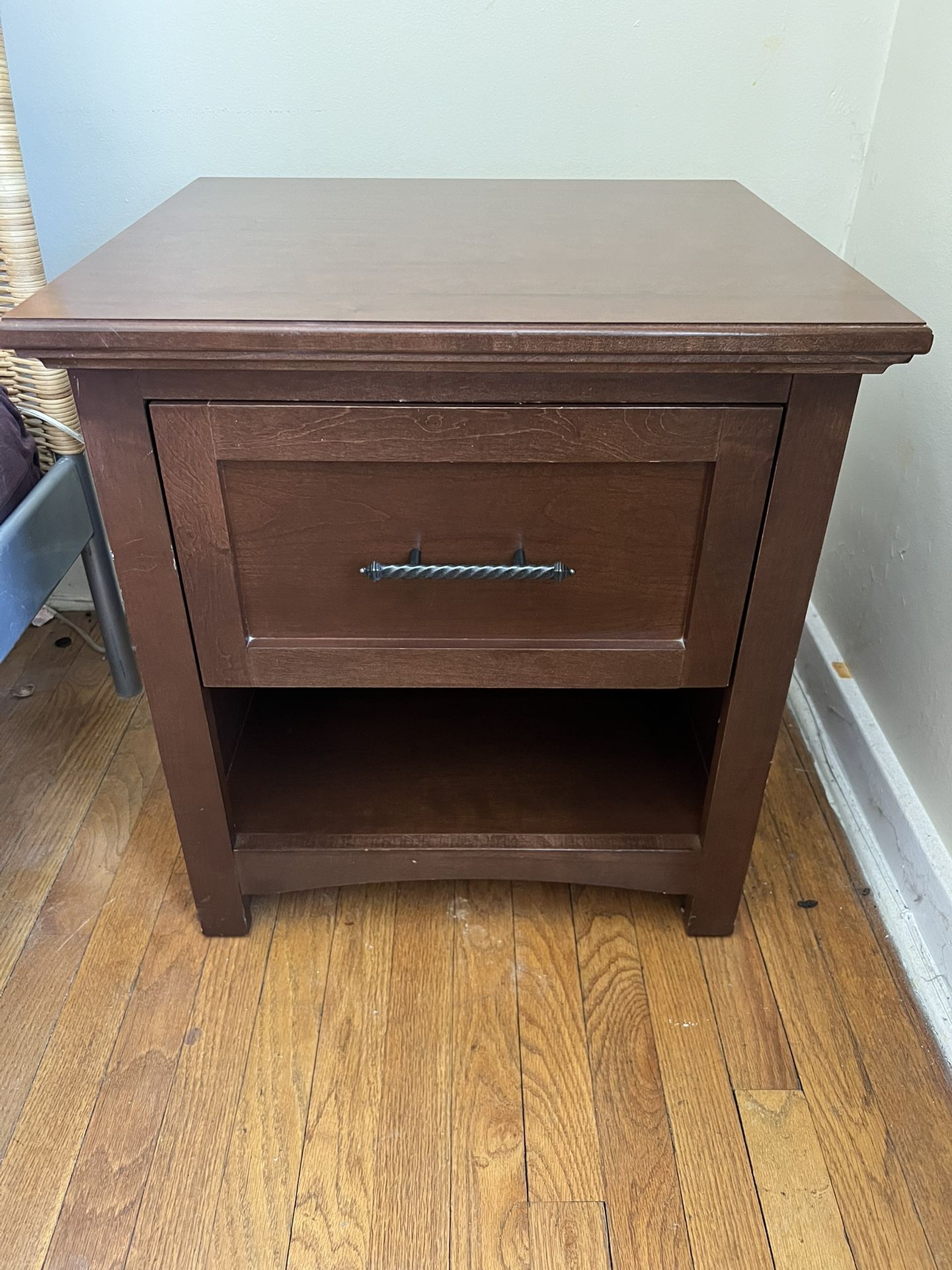 End Table / Night Stand