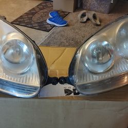 05-10 Volkswagen Jetta Headlights 