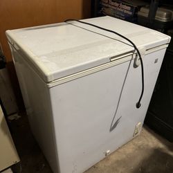 Deep Freezer - Works Great - Compact 5cu ft