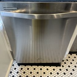 Whirlpool Dishwasher  Good Series 