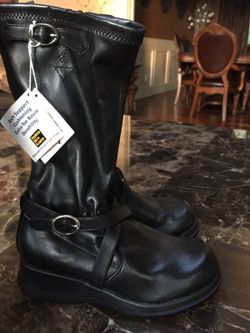 Girls boots 13.5 wide Brand new