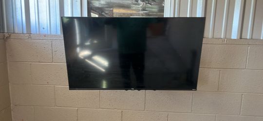TCL Roku Flat Screen TV