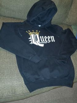 Womens Used Black Queen Hoodie Size Medium