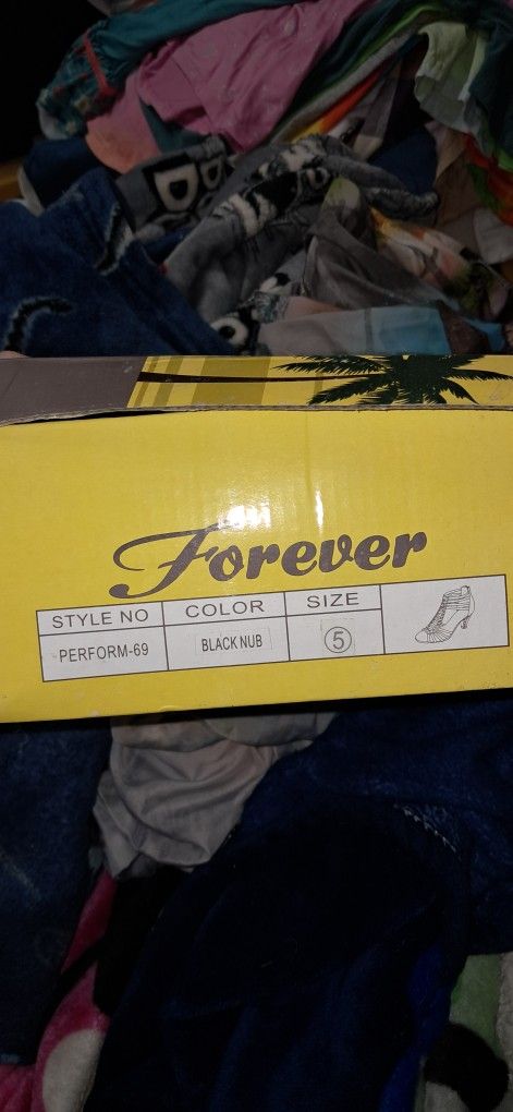 Black Woman's Heels  New