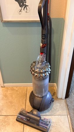 Dyson Cinetic Big Ball Animal + Allergy Vacuum Cleaner Excellent Condition