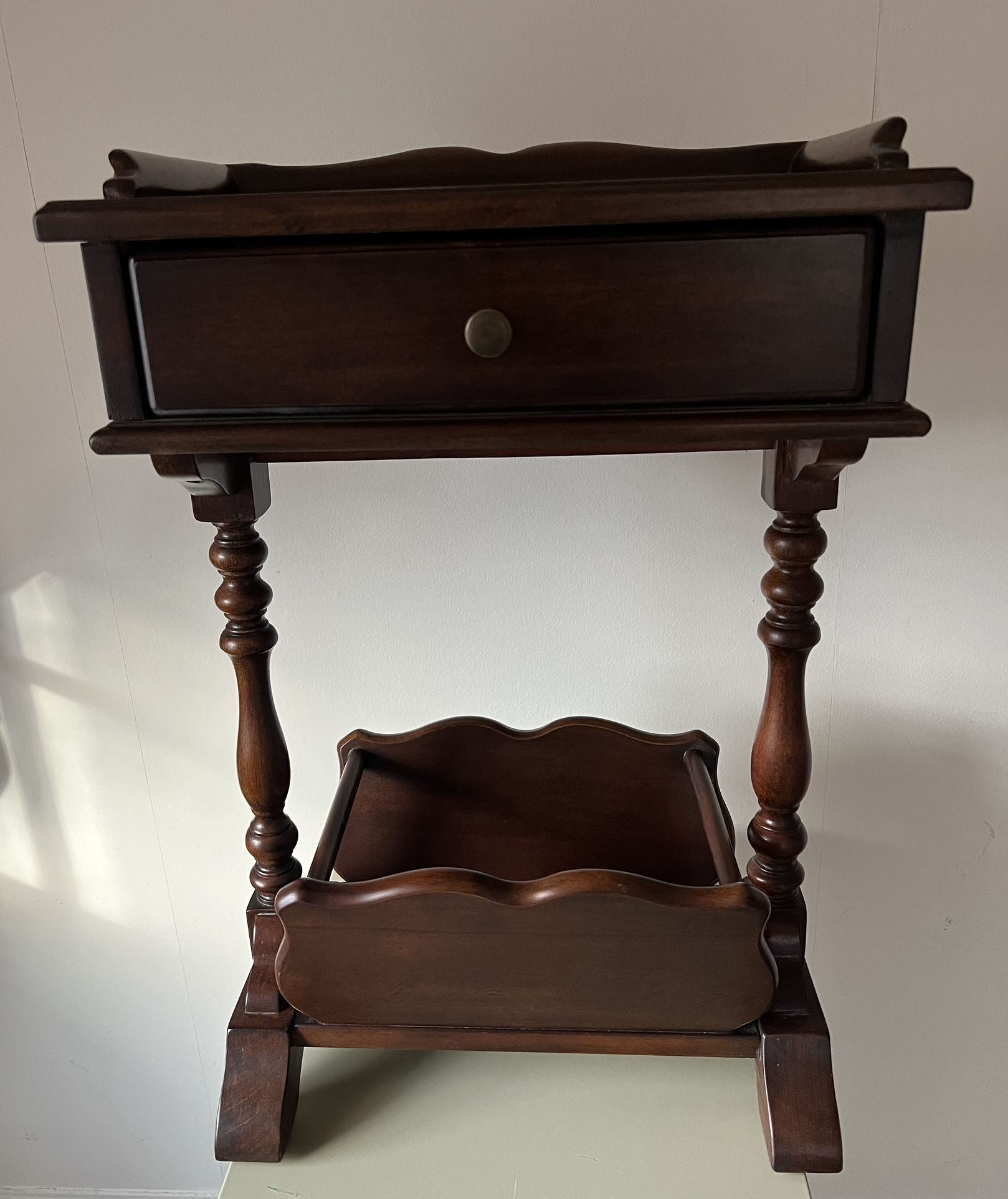 Butler Traditional Martini Table