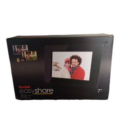 Kodak: 7" Easy share digital frame

Great shape. Used once. Comes with everything.
