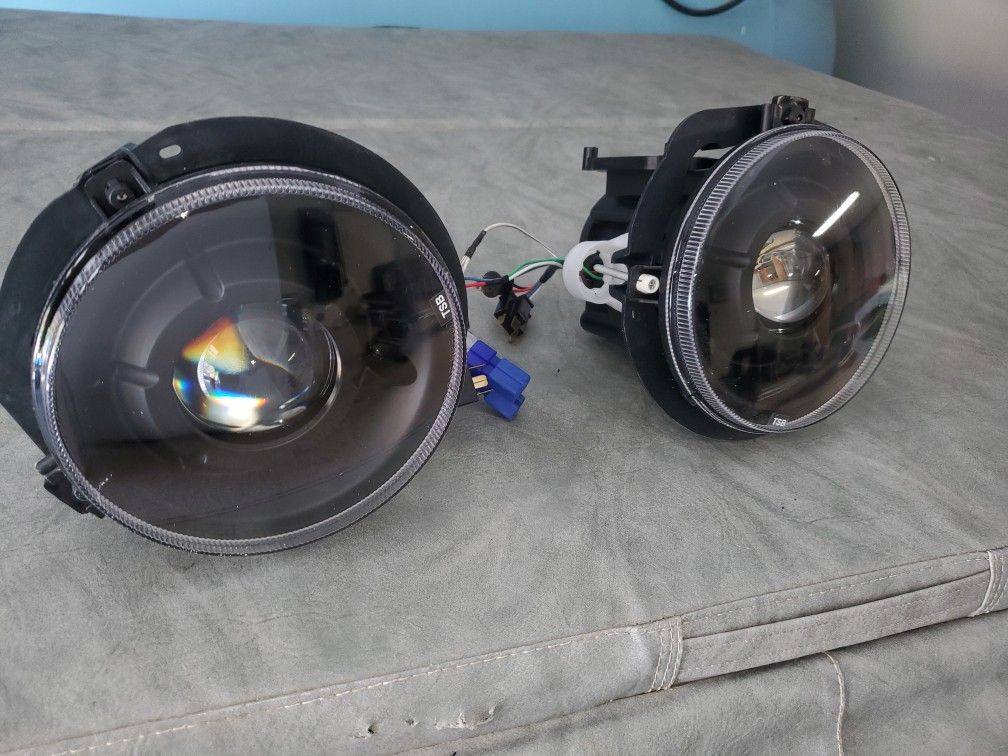 Mercedes Bendz Head Ligths