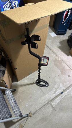 Fisher F22 Weatherproof Metal Detector