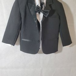 Boys 4T Tuxedo By Black N Bianco 5 Piece Set
