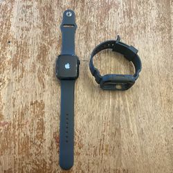 Apple Watch Series 7 45mm - Great Condition