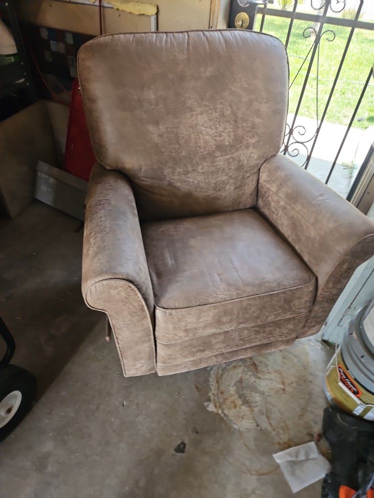 Lazy boy rocking chair And recliner