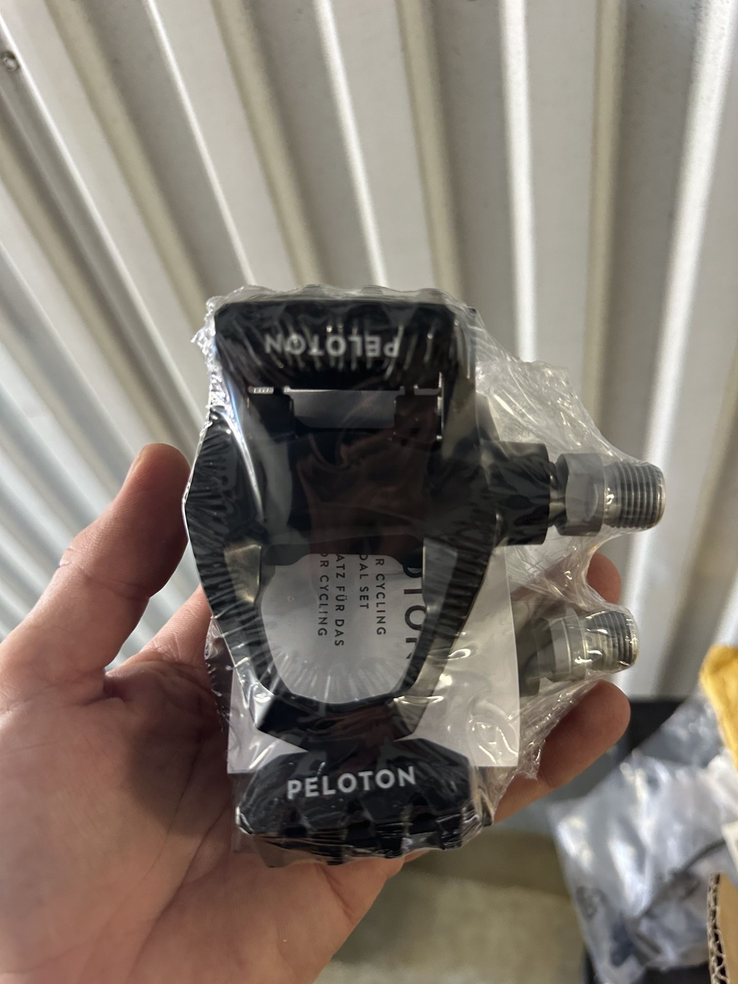 Peloton OEM Clipless Pedals Spin Cycling Black Indoor Racing Set 🚲