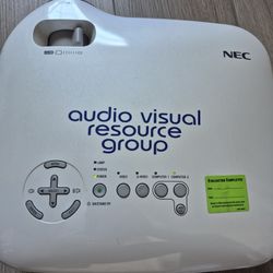 NEC VT676 digital projector 