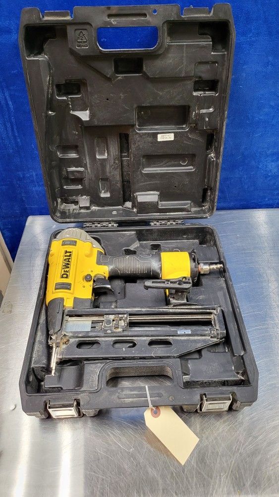 Dewalt DWFP7191 16Ga Nailer